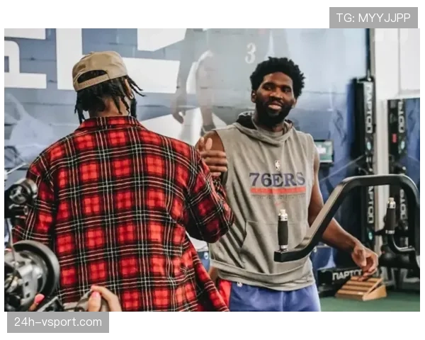 恩比德场下狂买豪车，训练迟到还发ins晒早餐？